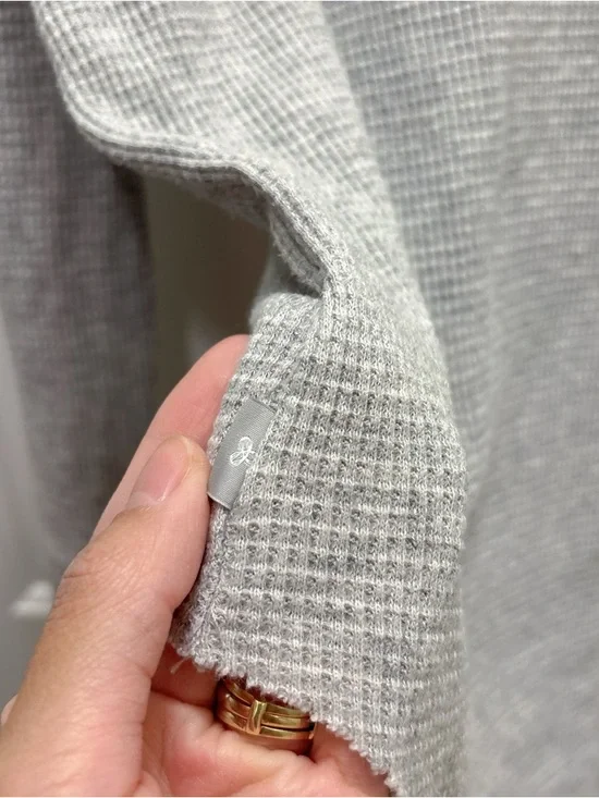 TNA Aritzia Waffle Knit Long Sleeve Top Grey Size S - Picture 7 of 8